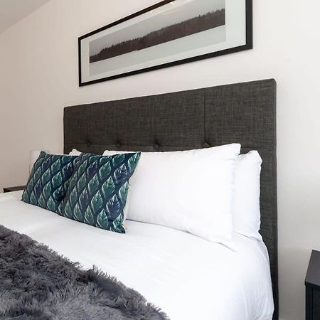 Modern 2 Bedroom Apartment In Wimbledon Лондон Экстерьер фото